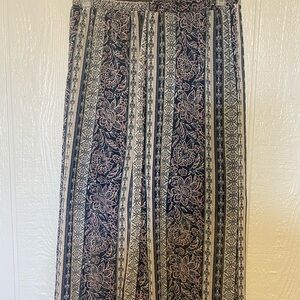 Women's size small 4-6 faded glory skirt